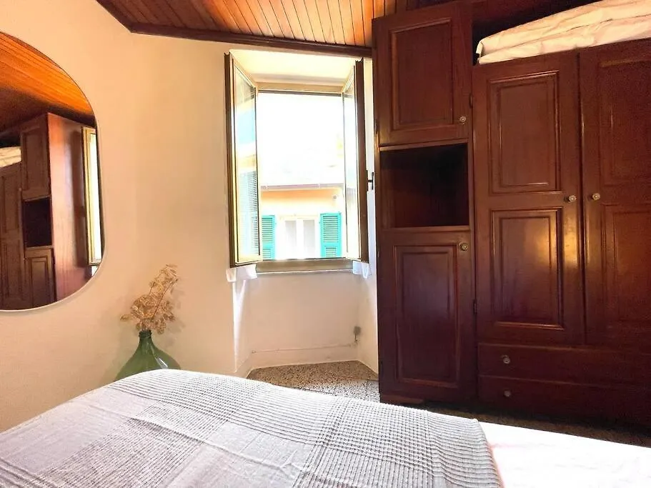 Historic Downtown Home By The Sea With King Bed Monterosso al Mare