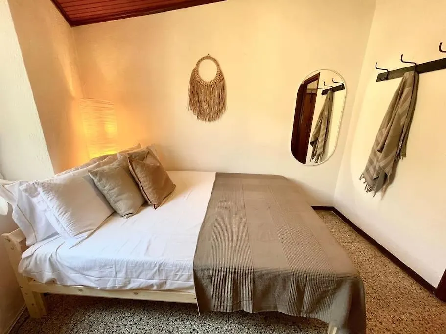 Historic Downtown Home By The Sea With King Bed Monterosso al Mare Apartament