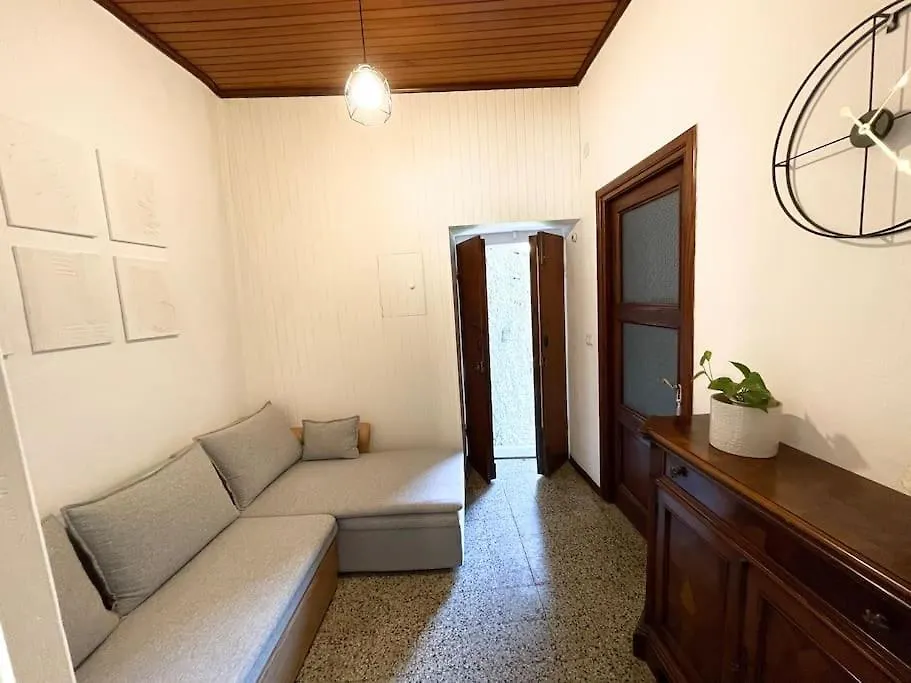 Apartment Historic Downtown Home By The Sea With King Bed Monterosso al Mare