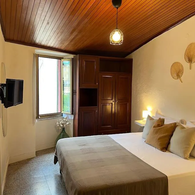 Historic Downtown Home By The Sea With King Bed Monterosso al Mare