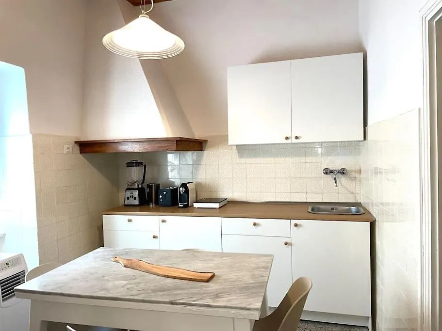 Apartment Historic Downtown Home By The Sea With King Bed Monterosso al Mare